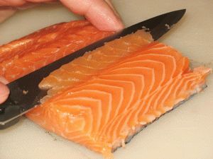 нарезка лосося для роллов